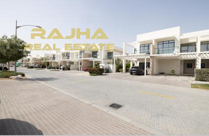 Villa - 3 Bedrooms - 4 Bathrooms for rent in Richmond - DAMAC Hills - Dubai