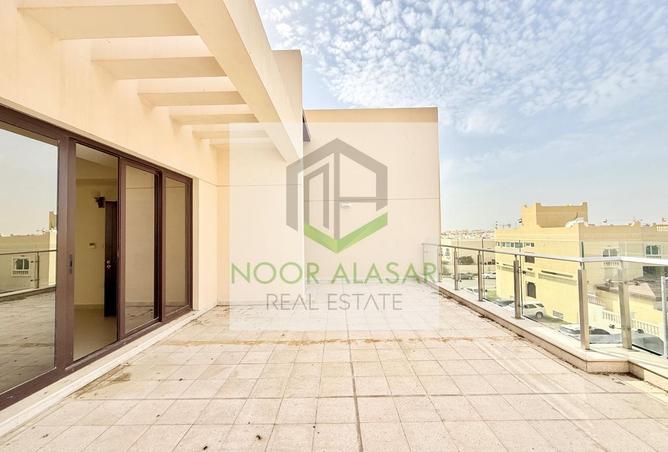 77402779 - Property Image 3