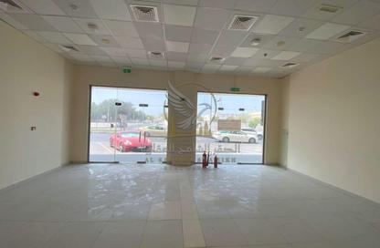 Shop - Studio for rent in Al Majaz 3 - Al Majaz - Sharjah