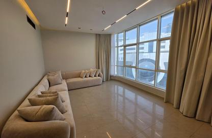 Apartment - 4 Bedrooms - 3 Bathrooms for sale in Al Majaz - Sharjah Apartment - 4 Bedrooms - 3 Bathrooms for sale in Al Majaz - Sharjah