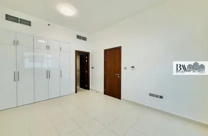 Apartment - 2 Bedrooms - 3 Bathrooms for rent in Bayt Al Muraqqabat 01 - Al Muraqqabat - Deira - Dubai Apartment - 2 Bedrooms - 3 Bathrooms for rent in Bayt Al Muraqqabat 01 - Al Muraqqabat - Deira - Dubai