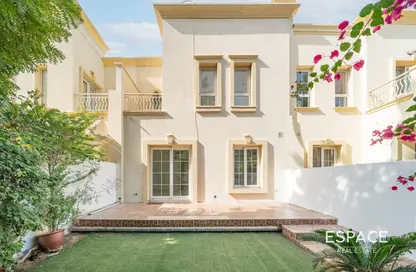 فيلا - 2 غرف نوم - 3 حمامات للايجار في الينابيع 3 - الينابيع - دبي