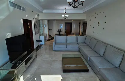 شقة - 3 غرف نوم - 3 حمامات للايجار في برج الكورنيش - طريق كورنيش عجمان - عجمان