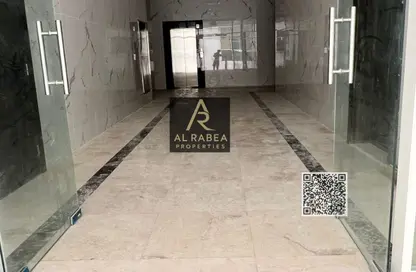 شقة - غرفة نوم - 2 حمامات للايجار في مساكن كورنيش عجمان - طريق كورنيش عجمان - عجمان