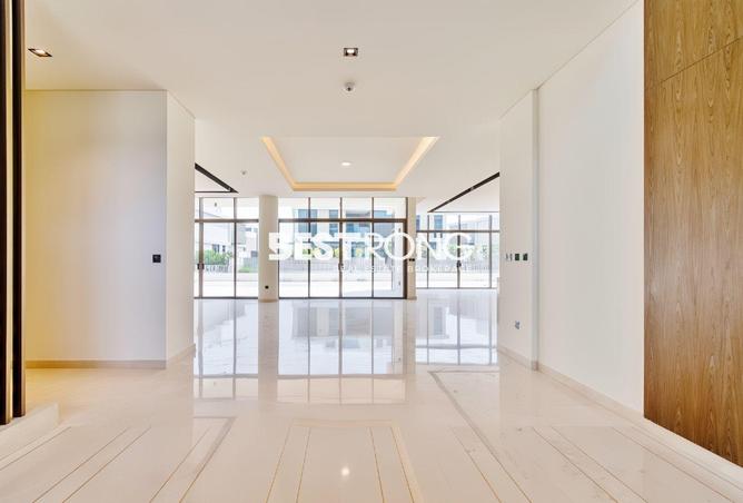 100386843 - Property Image 2