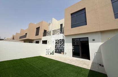 Townhouse - 2 - 4 for sale in Nasma Residence - Al Tai - Sharjah