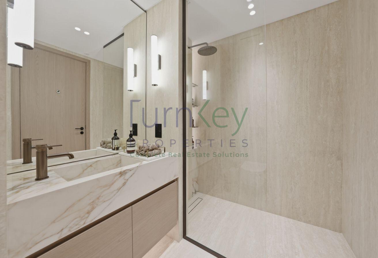 1 OF 1 HIGH END RENOVATED 2 BED APARTMENT photo 27