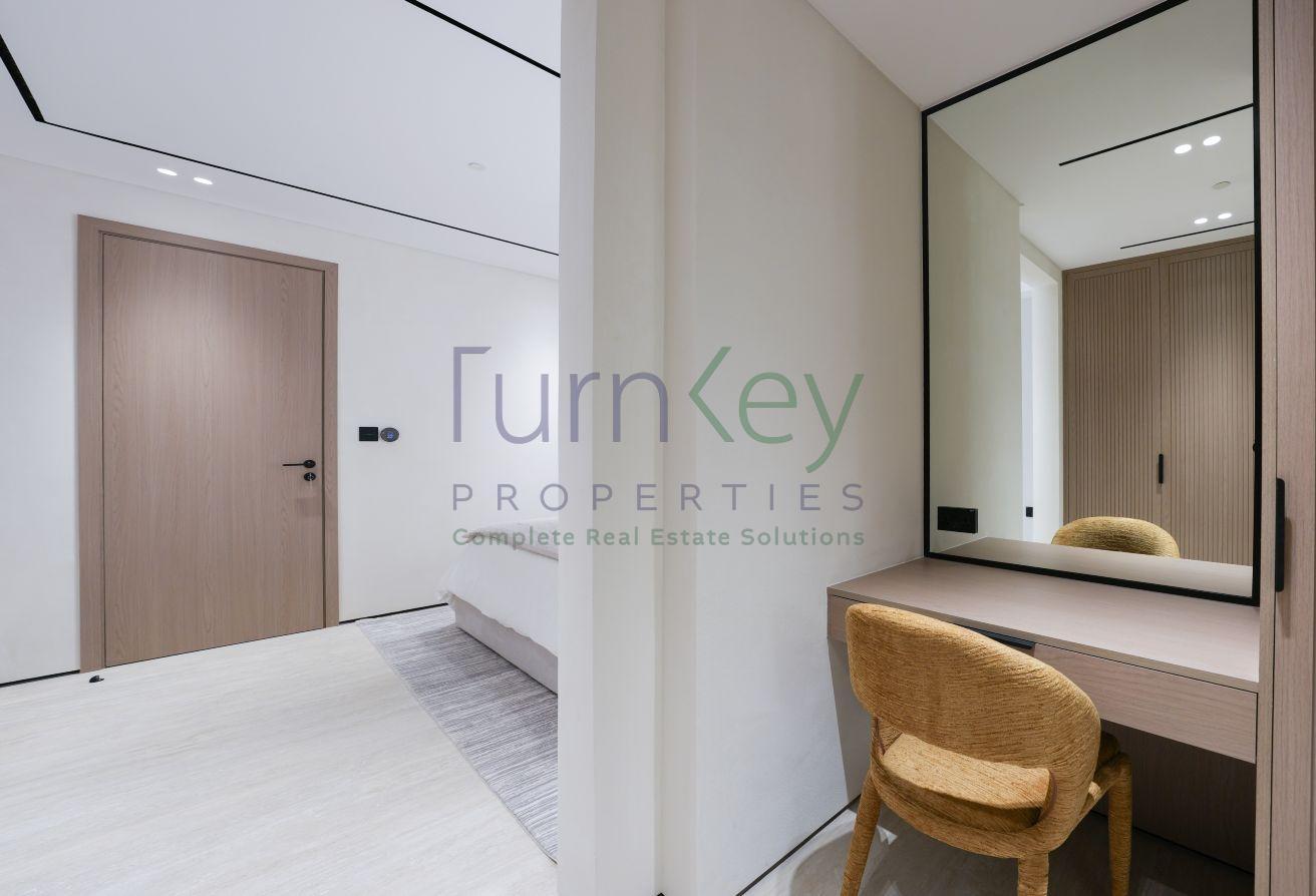 1 OF 1 HIGH END RENOVATED 2 BED APARTMENT photo 26