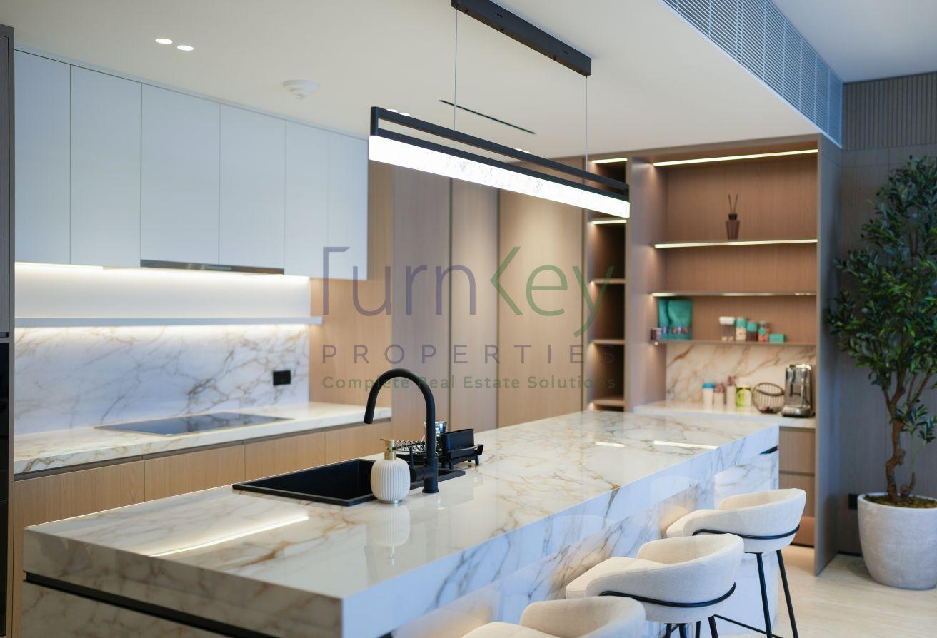 1 OF 1 HIGH END RENOVATED 2 BED APARTMENT photo 11