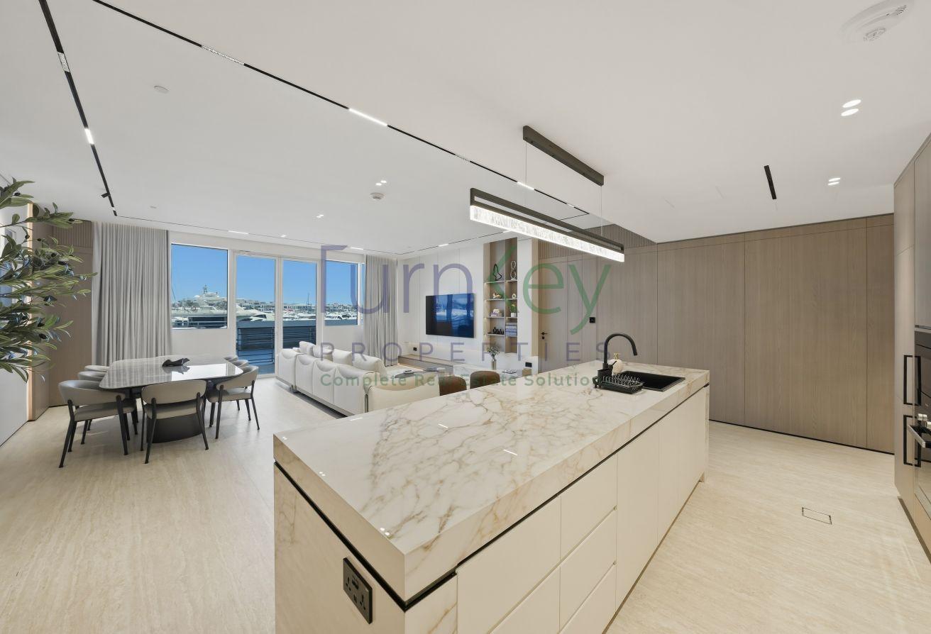 1 OF 1 HIGH END RENOVATED 2 BED APARTMENT photo 4