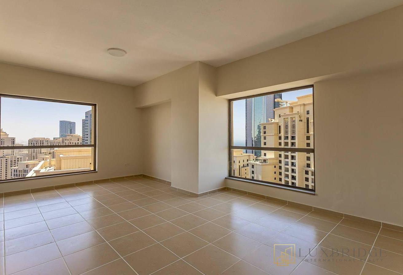 High Floor | Unfurnished | Vacant photo 5