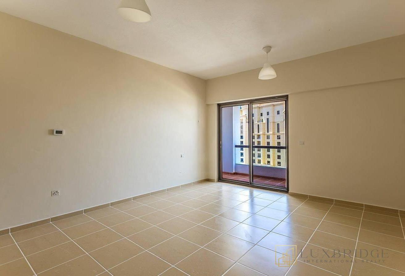 High Floor | Unfurnished | Vacant photo 12