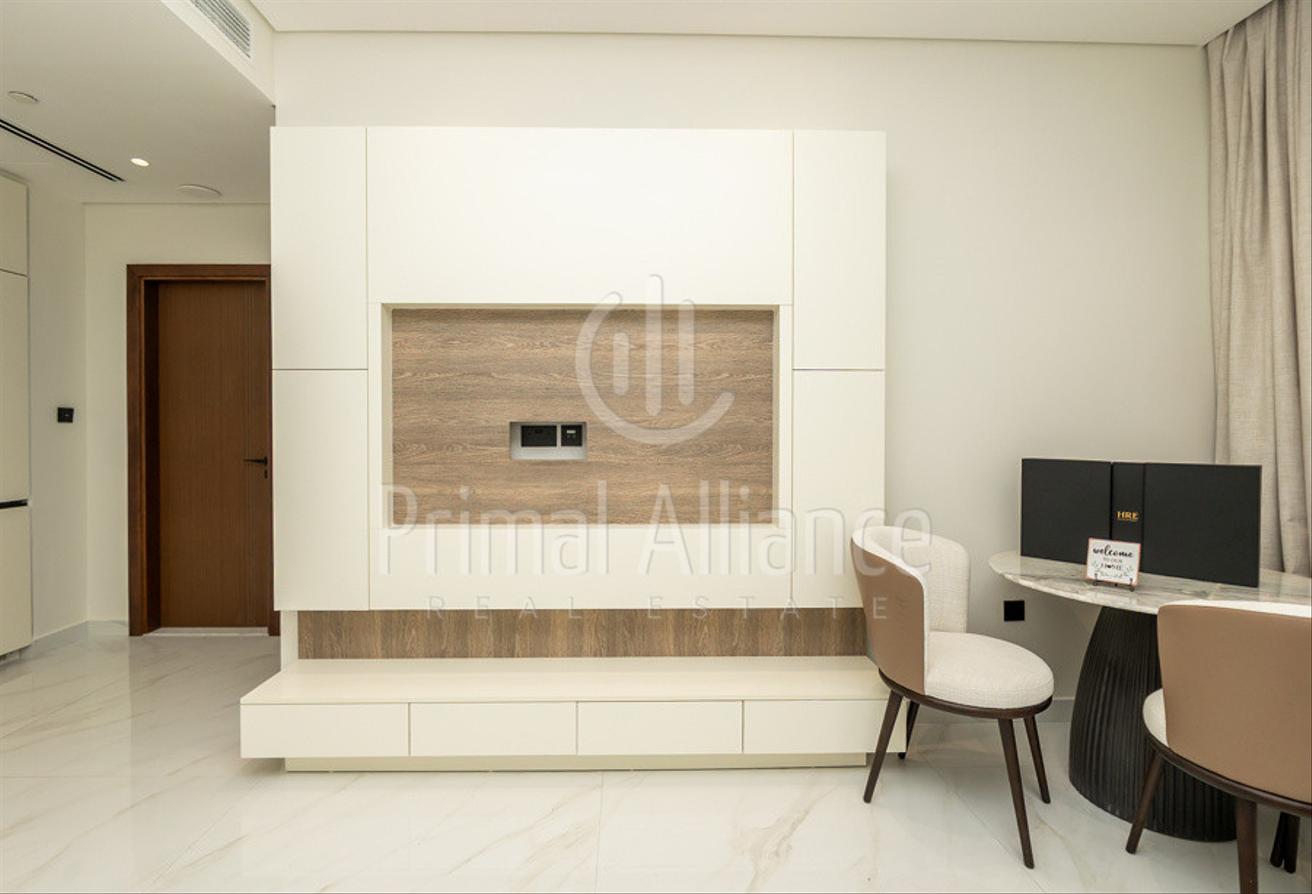 Exclusive | Brand New Furnished 1BR | Pool and Skyline View photo 4