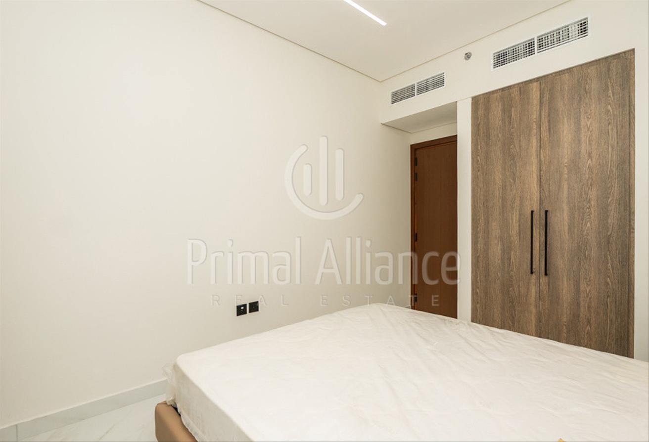 Exclusive | Brand New Furnished 1BR | Pool and Skyline View photo 14