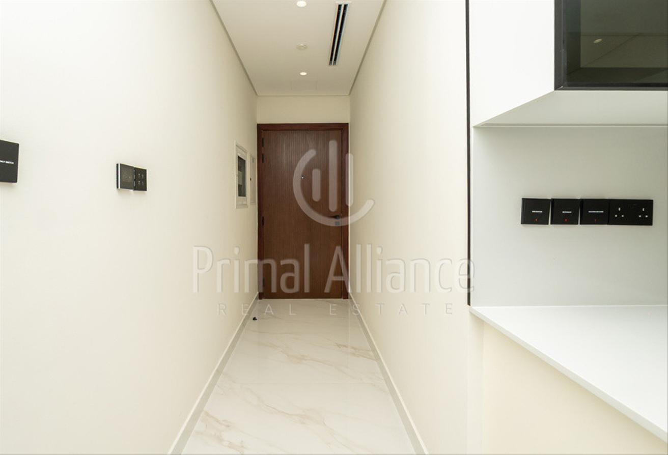Exclusive | Brand New Furnished 1BR | Pool and Skyline View photo 10