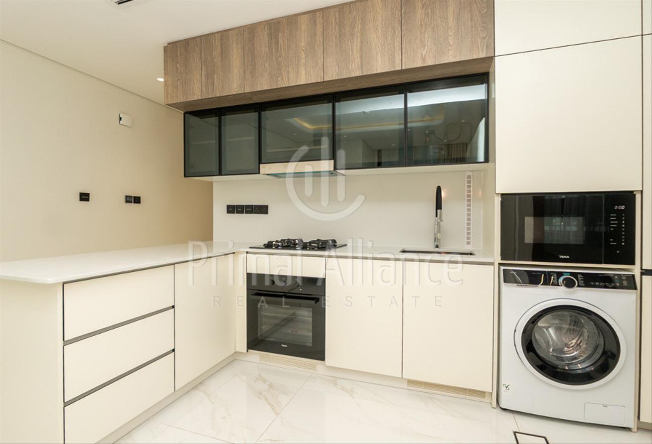Exclusive | Brand New Furnished 1BR | Pool and Skyline View photo 9