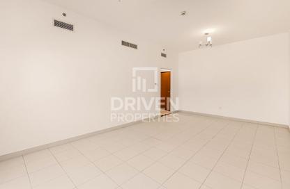 Apartment - 2 Bedrooms - 3 Bathrooms for rent in DuWest Residence - Jumeirah Garden City - Al Satwa - Dubai