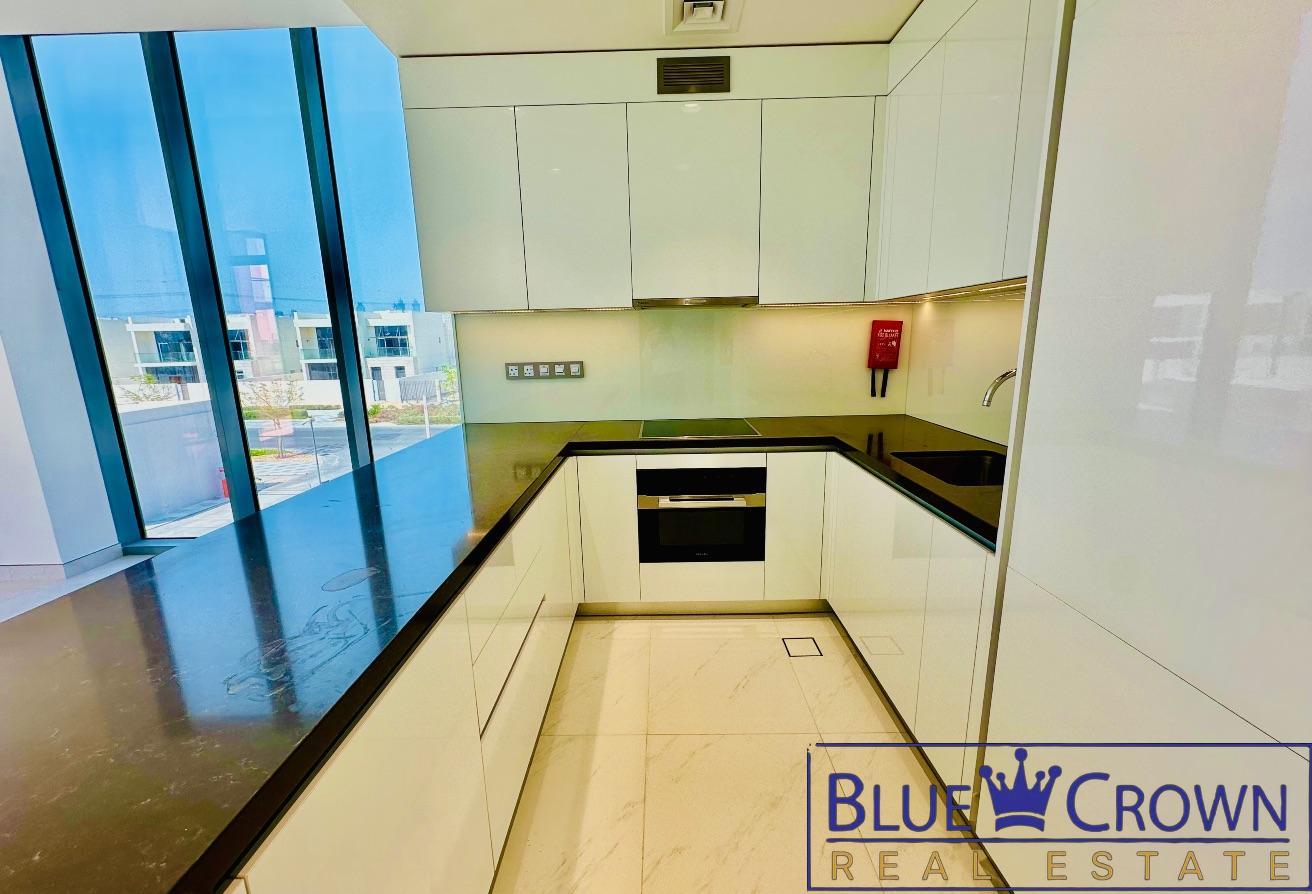 CORNER BEST 1BED SKY LINE VIEW photo 6