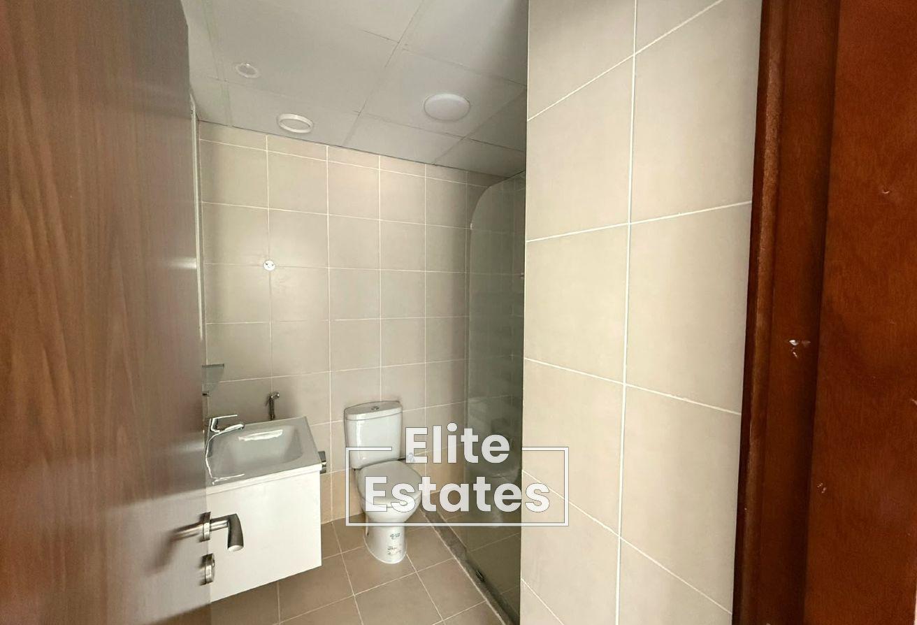 1 Month Rent Free | Shared Pool & Gym | Vacant photo 10