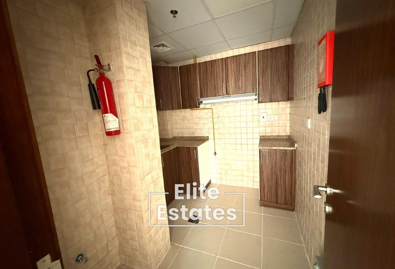 1 Month Rent Free | Shared Pool & Gym | Vacant photo 7