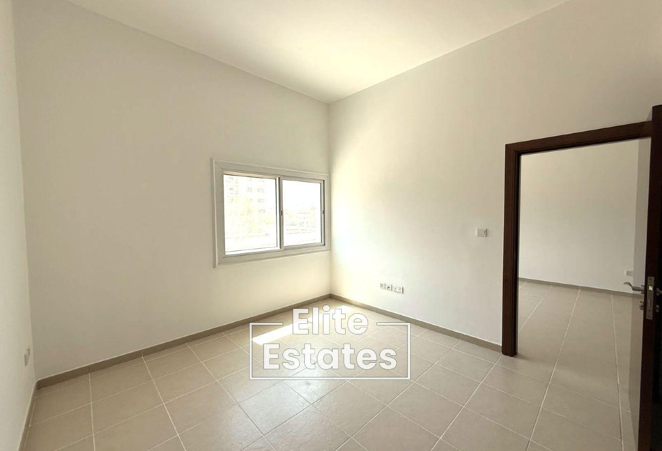 1 Month Rent Free | Shared Pool & Gym | Vacant photo 5