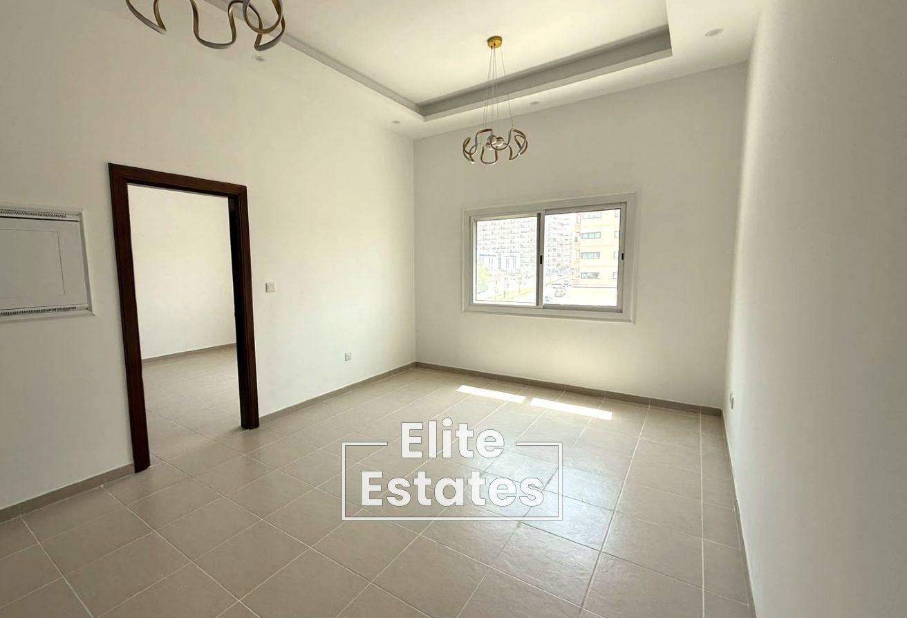 1 Month Rent Free | Shared Pool & Gym | Vacant photo 4
