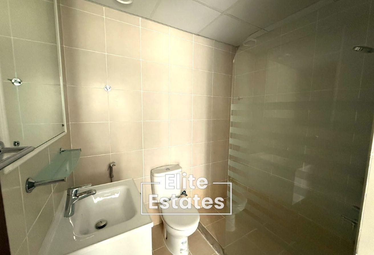 1 Month Rent Free | Shared Pool & Gym | Vacant photo 11