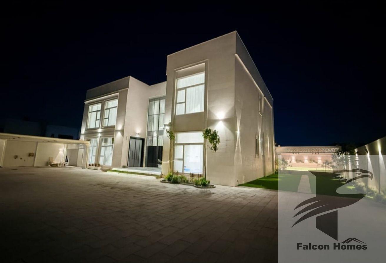 Spacious 7BR Luxury Villa with Pool and Garden photo 4