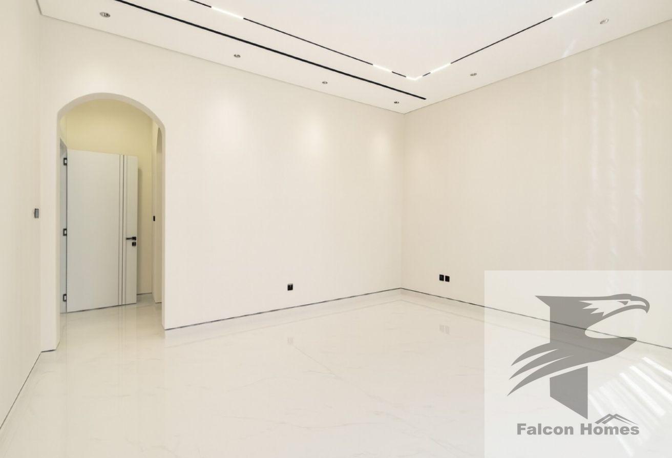Spacious 7BR Luxury Villa with Pool and Garden photo 14