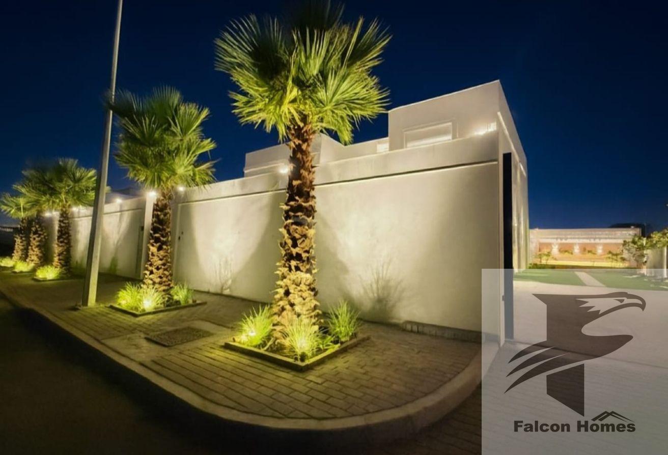 Spacious 7BR Luxury Villa with Pool and Garden photo 5
