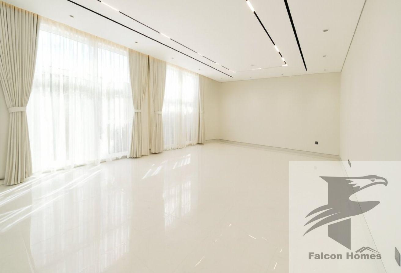 Spacious 7BR Luxury Villa with Pool and Garden photo 18