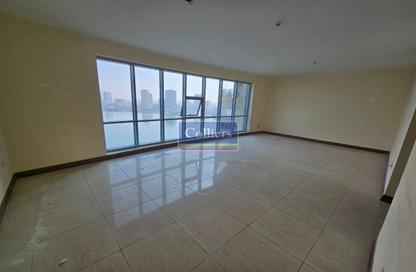 Apartment - 3 - 5 for rent in Al Majaz 3 - Al Majaz - Sharjah