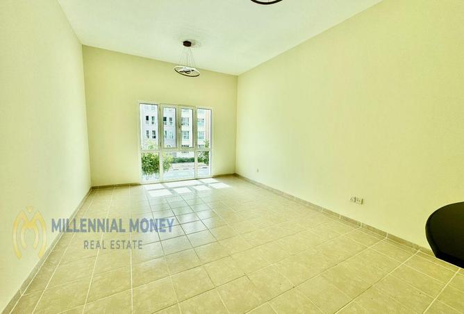 Vacant | Multiple Studio for sale | Near Metro