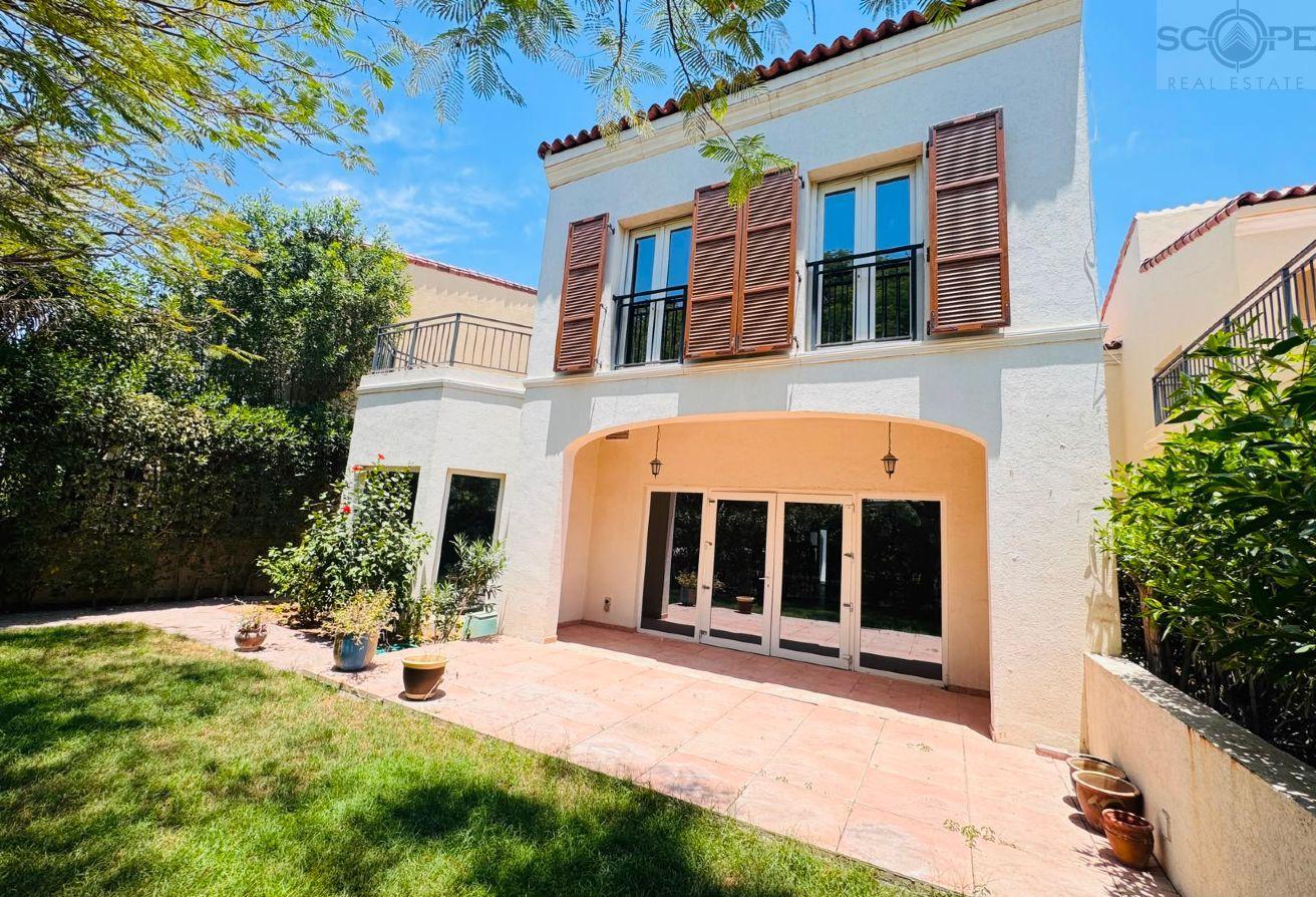 Exquisite 4-Bedroom + Maid’s Corner Villa | Green