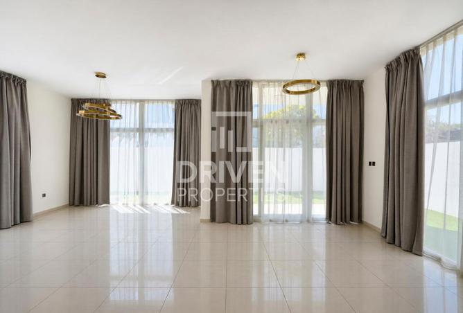 Premium Location | Single Row | Park View photo 2