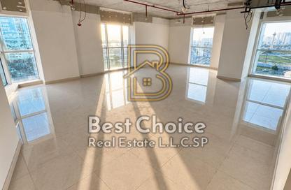 Office Space - Studio - 2 for rent in Lake Tower - Al Majaz 1 - Al Majaz - Sharjah