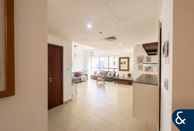 Unfurnished | Large layout | two bedroom photo 2