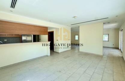 Villa - 3 Bedrooms - 5 Bathrooms for rent in District 7 - Jumeirah Park - Dubai
