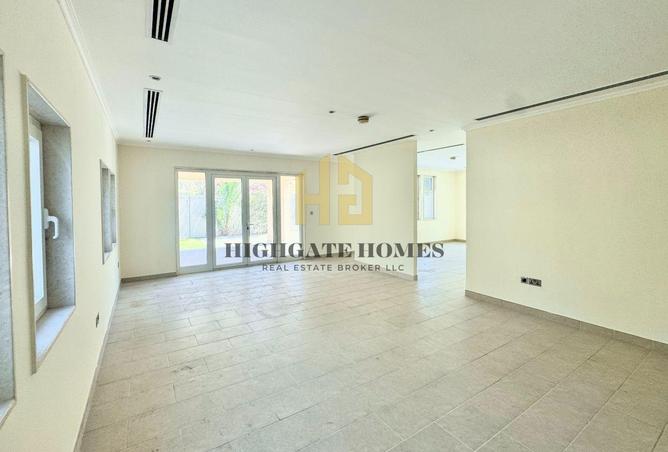 120672003 - Property Image 2