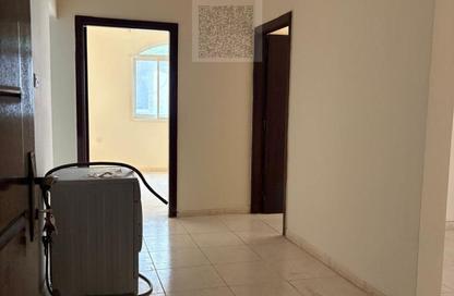 عمارة بالكامل - 8 غرف نوم - 8 حمامات للبيع في 1 المويهات - المويهات - عجمان
