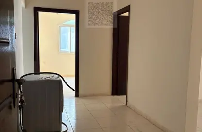 عمارة بالكامل - 8 غرف نوم - 8 حمامات للبيع في 1 المويهات - المويهات - عجمان