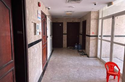 عمارة بالكامل - 8 غرف نوم - 8 حمامات للبيع في مجمع مويلح - تجارية مويلح - الشارقة