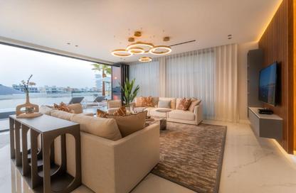 Villa - 6 Bedrooms - 7 Bathrooms for rent in Palm Jumeirah - Dubai