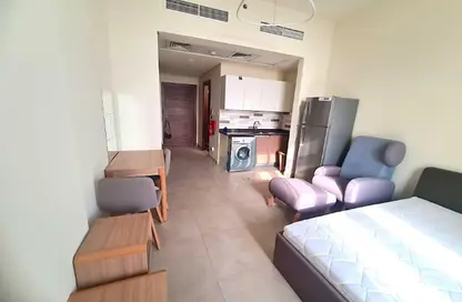 شقة - 1 حمام للايجار في عزيزي بلازا - الفرجان - دبي