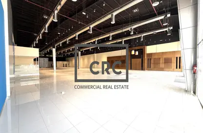 Warehouse - Studio - 3 Bathrooms for rent in Mussafah - Abu Dhabi