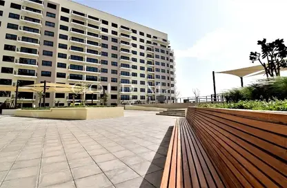 Apartment - 1 Bedroom - 1 Bathroom for sale in Golf Views A - Golf Views - EMAAR South - Dubai South (Dubai World Central) - Dubai