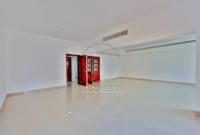 82812455 - Property Image 3