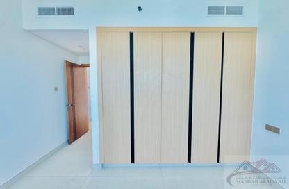 عمارة بالكامل - 8 غرف نوم - 8 حمامات للبيع في بناية مويليح 29 - مويلح - الشارقة