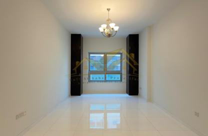 Apartment - Studio - 1 for rent in Al Mankhool - Bur Dubai - Dubai