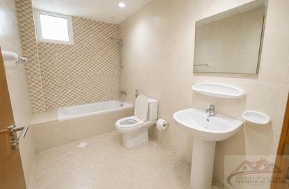 Apartment - 2 Bedrooms - 3 Bathrooms for rent in Muwaileh 29 Building - Muwaileh - Sharjah
